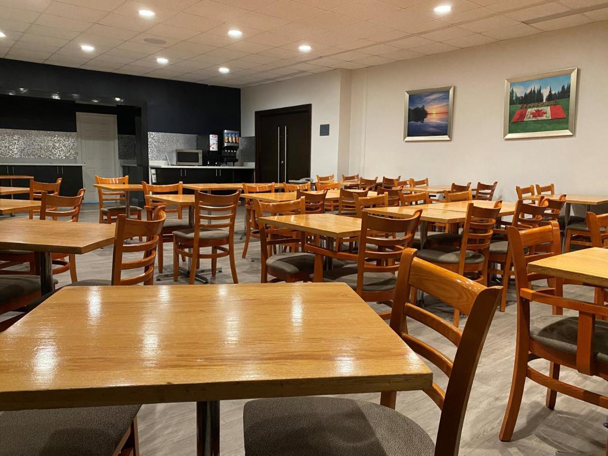 Ramada By Wyndham Belleville Harbourview Conference Center Luaran gambar