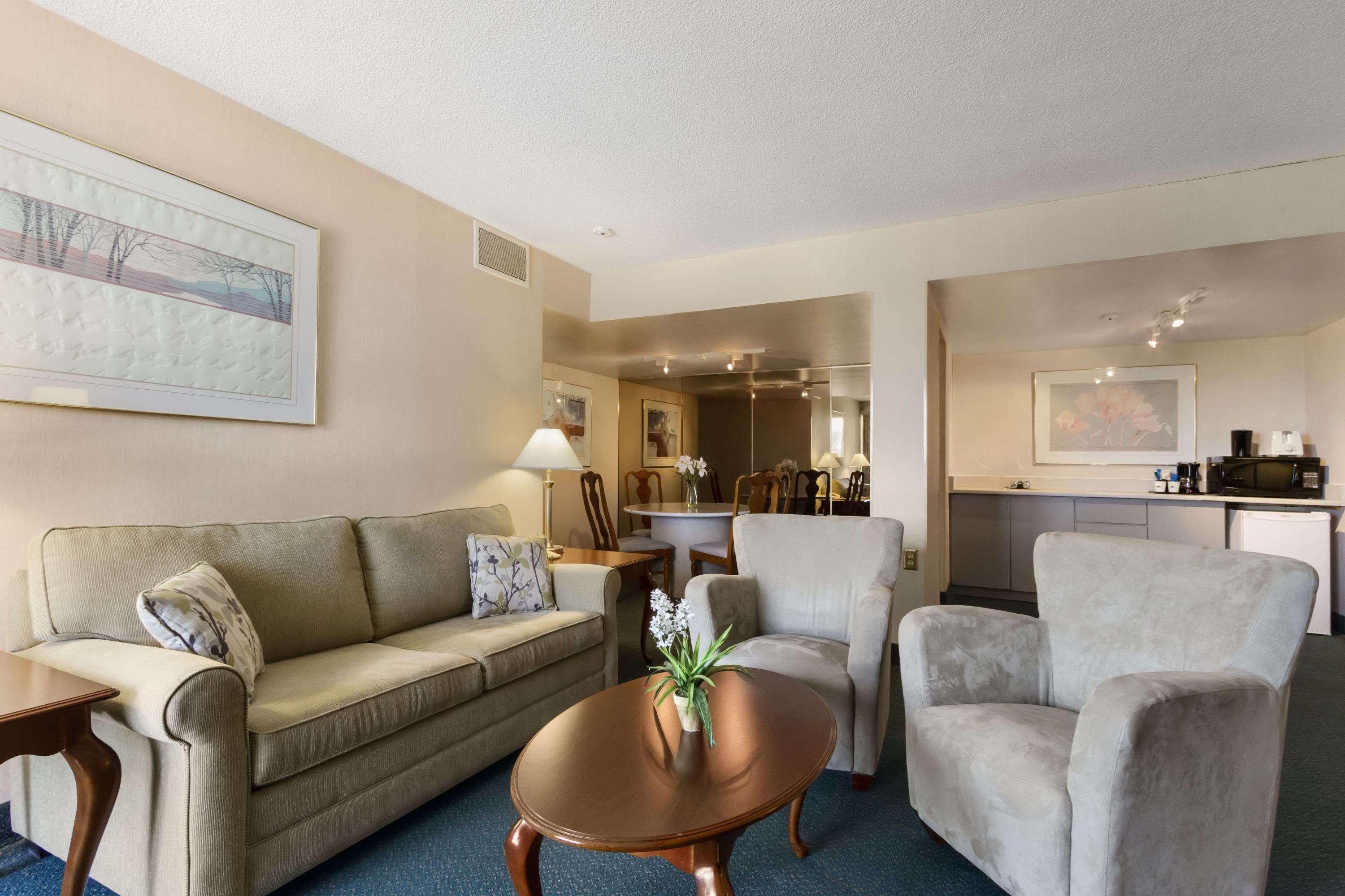 Ramada By Wyndham Belleville Harbourview Conference Center Luaran gambar