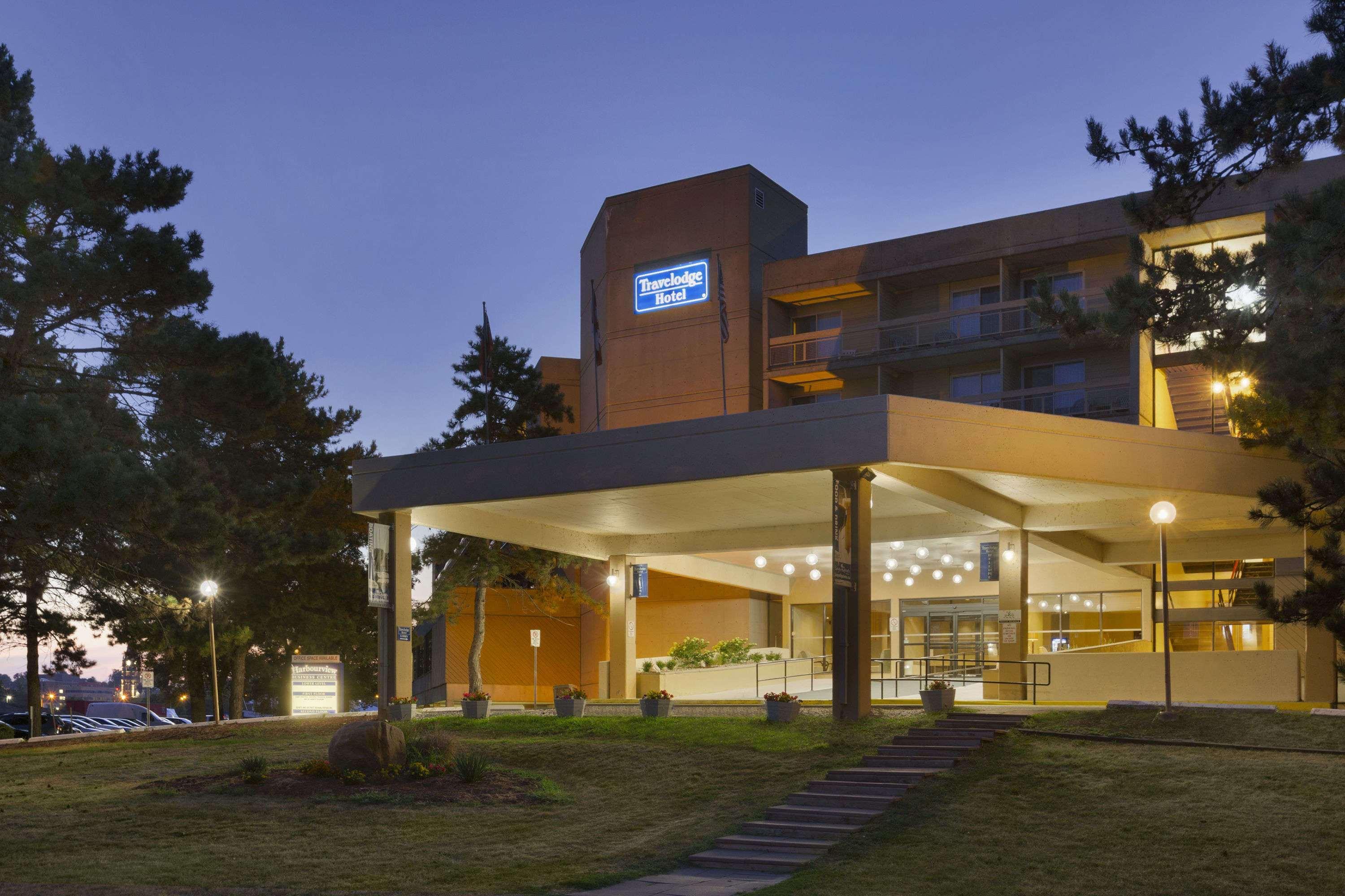 Ramada By Wyndham Belleville Harbourview Conference Center Luaran gambar